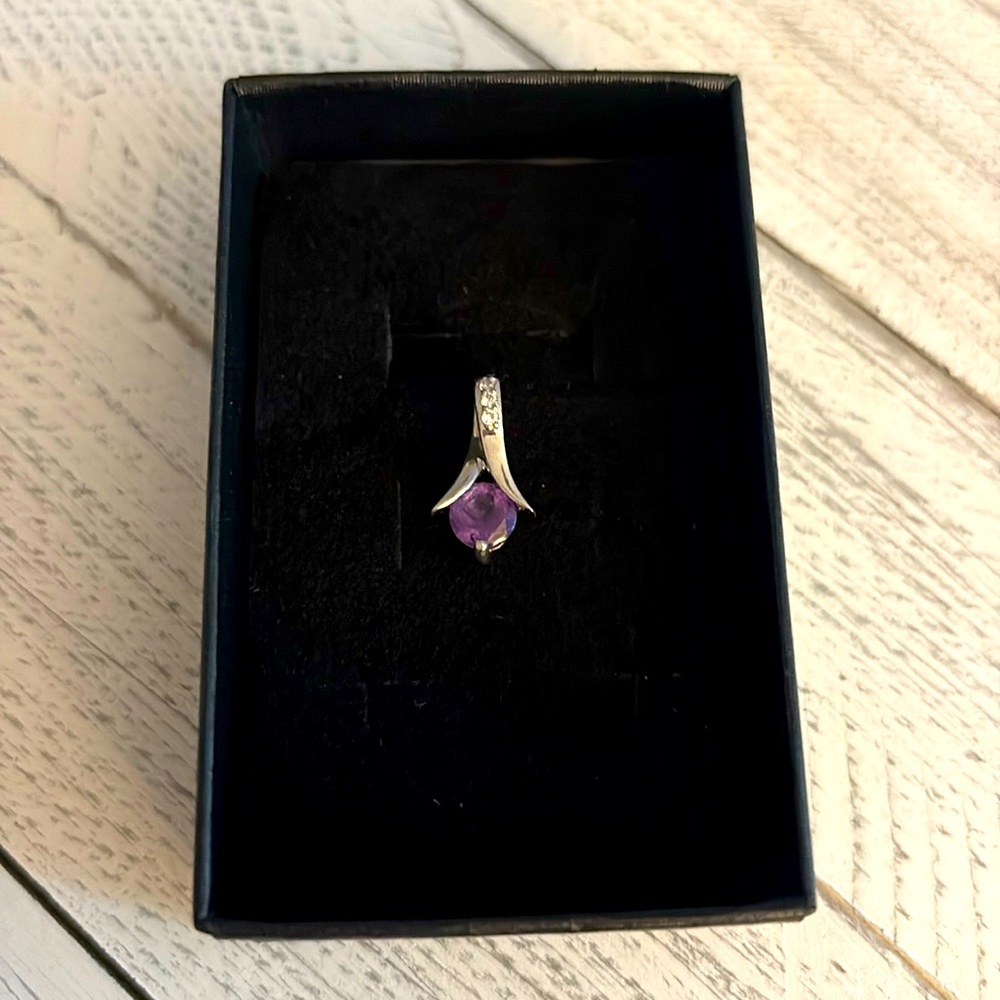 Sterling silver CSK 925 Marked Amethyst pendant